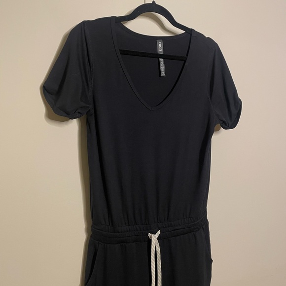 Vuori All Day Jumpsuit in Black - Picture 6 of 8